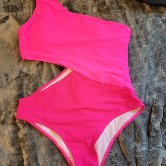 One Shoulder One Piece - Picture 2 of 4